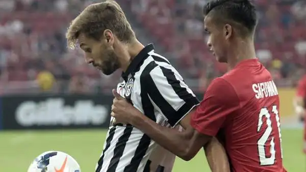 Doppietta di Pirlo, gol di Pogba, Giovinco e Asamoah: un'ottima 'Vecchia Signora' stende la selezione asiatica in amichevole.