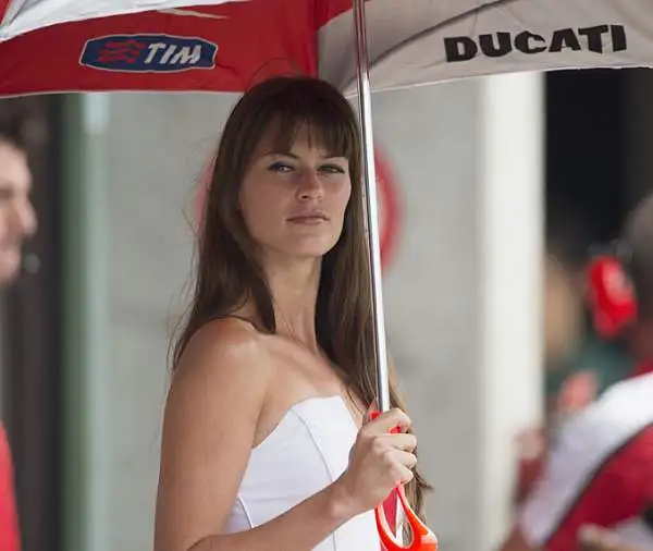 Alcune foto delle bellissime ragazze che hanno impreziosito il week end durante l'ultima tappa del mondiale MotoGP nel circuito di Brno in Repubblica Ceca.