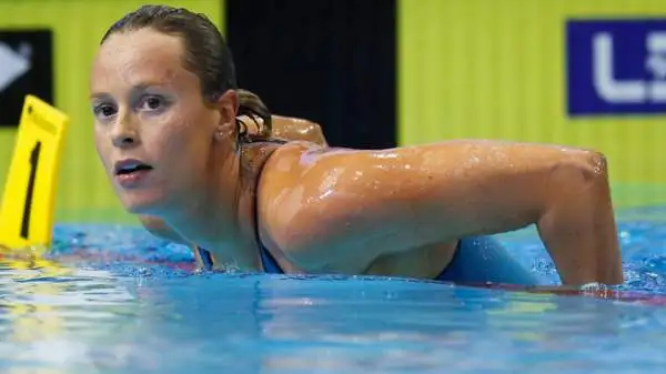 Delude invece Federica Pellegrini nella finale dei 200 stile libero: la campionessa veneta parte malissimo (ultima dopo la prima vasca), poi recupera e termina al quinto posto.