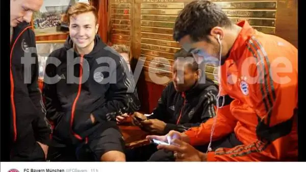 Horwick, capo ufficio stampa del club, via Twitter: "E' scattato un allarme antincendio e tutti siamo stati costretti a scendere in strada e aspettare".