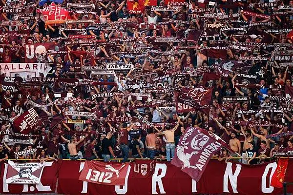 Pareggio esterno per il Toro che tornava in Europa dopo più di vent'anni. Partita dura per i granata che sofforno la vivacità dei locali ma tengono grazie anche ad un ottimo Gillet. Nel finale buone o