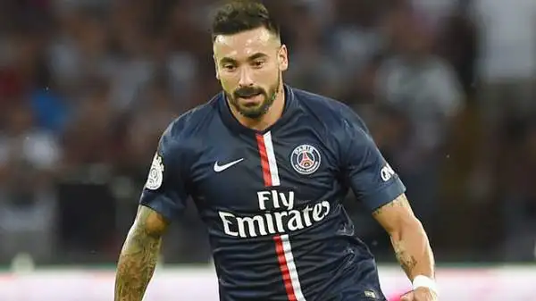 Lavezzi. Il Pocho è il sogno proibito di tante grandi di serie A, Napoli in primis. L'argentino, stufo di Parigi, è anche nella lista di Inter e Juventus.