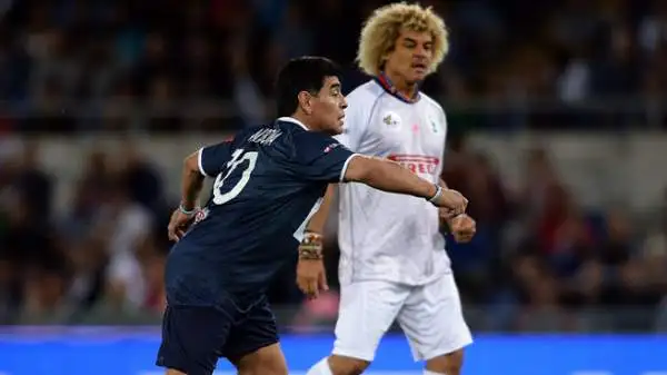 Alla partita della pace Baggio e Maradona rubano la scena, ma non c'erano solo loro...