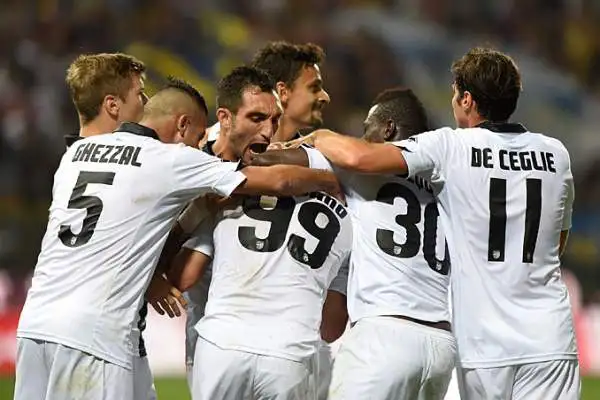 Partita pazza al Tardini con due espulsioni e ben 9 gol. Per il Milan a segno due volte Menez, Bonaventura, Honda e De Jong. Per il Parma in gol Cassano, Felipe, Lucarelli e un'autorete di De Sciglio.