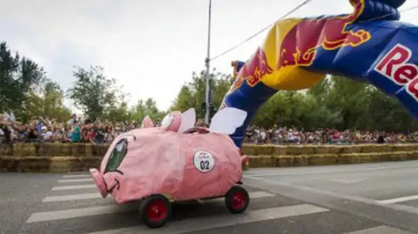 Torino il 28 settembre ospiterà la tappa italiana della Red Bull Soapbox Race: piloti amatoriali gareggiano al volante di vetture senza motore e costruite in casa.