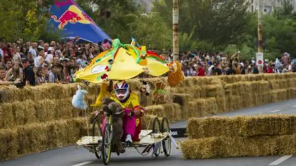 Torino il 28 settembre ospiterà la tappa italiana della Red Bull Soapbox Race: piloti amatoriali gareggiano al volante di vetture senza motore e costruite in casa.
