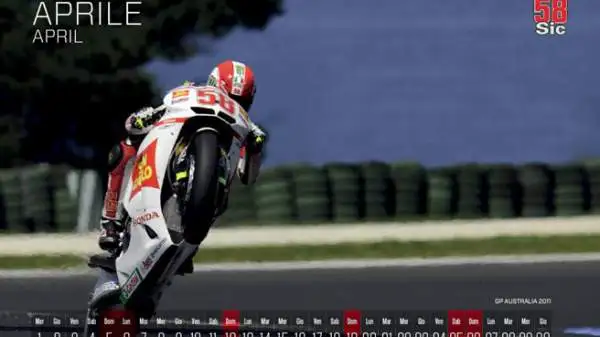 Un calendario per il 2015 dedicato a Marco Simoncelli, tragicamente scomparso tre anni fa sul circuito di Sepang. E’ stato realizzato da Panini  Comics, in collaborazione con Gruppo Pritelli srl.
