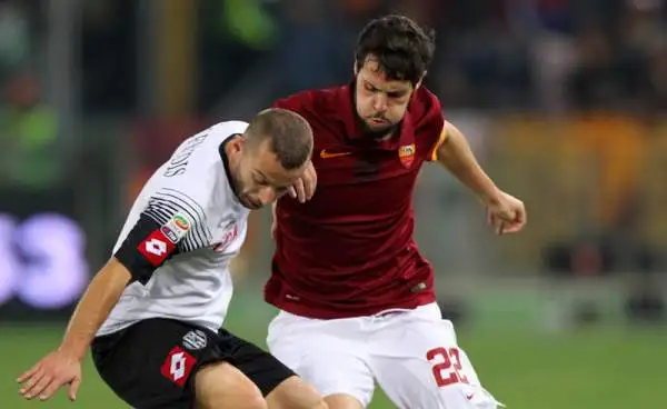 Roma-Cesena 2-0. Destro 7. Si costruisce una sola, vera occasione in tutta la partita, ma riesce a tramutarla in gol. Si sta tramutando in un autentico cecchino.