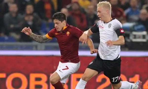 Roma-Cesena 2-0. Magnusson 6. Del Cesena che non sfigura all'Olimpico si rivela uno dei più positivi (più come esterno che come mediano). Nella ripresa in particolare mostra buoni numeri e personalità