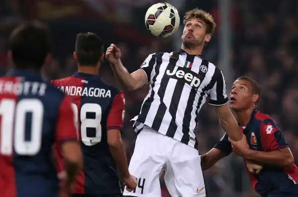 Genoa-Juventus 1-0. Llorente 6. E' tra coloro che meno meritano la sconfitta. Per la voglia che ci mette, per il lavoro di sacrificio per la squadra, per il palo colpito nel primo tempo.