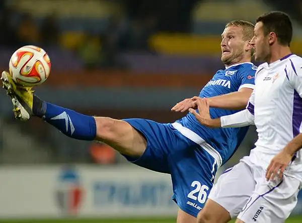 La squadra di Montella vince a Minsk con tre gol di scarto grazie ai gol di Aquilani, Ilicic e Bernardeschi confermando così il primo posto nel girone K di Europa League.