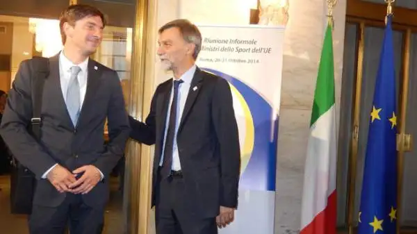 A Roma si è svolta una riunione informale dei ministri dello sport dell'Unione Europea: Graziano Delrio con lo sloveno Edvard Kolar.