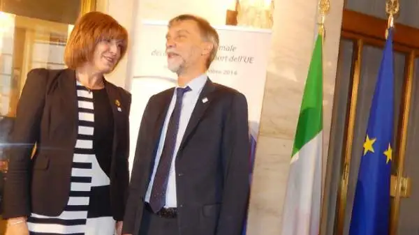 A Roma si è svolta una riunione informale dei ministri dello sport dell'Unione Europea: Graziano Delrio con la greca Kyriaki Giannakidou.