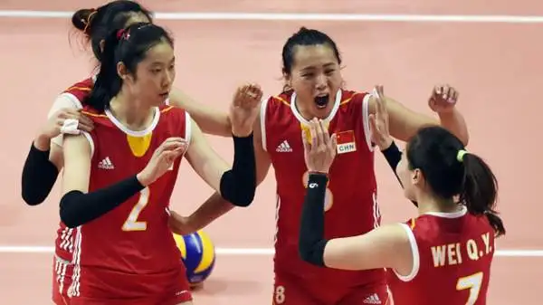 L'Italia ha perso la semifinale dei Mondiali di pallavolo femminile. La Cina si è imposta 3-1 e si giocherà l'oro con gli Stati Uniti. Finalina per il bronzo contro il Brasile per le Azzurre.