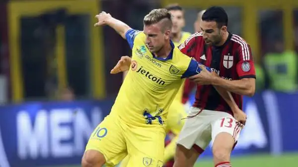 Milan-Chievo 2-0. Maxi Lopez 5,5: Corini schiera un tridente di ex rossoneri ma l'argentino fatica a rendersi pericoloso e si vede solo per un fallo da rigore non fischiato.