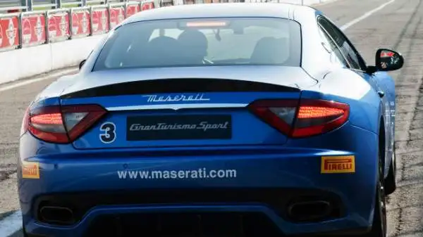 Una giornata da urlo all'Autodromo di Varano De' Melegari al volante del 'Tridente': il corso di guida della casa automobilistica modenese.