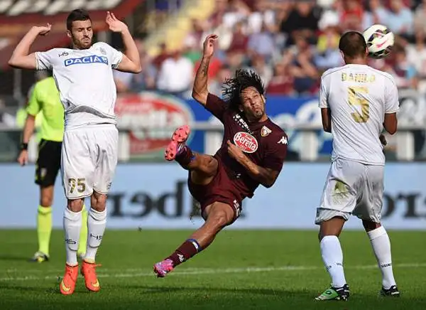 Dopo un primo tempo noioso, nella ripresa il Toro accelera e passa grazie alla rete dell'ex Quagliarella, colpo di testa su sponda di Amauri.