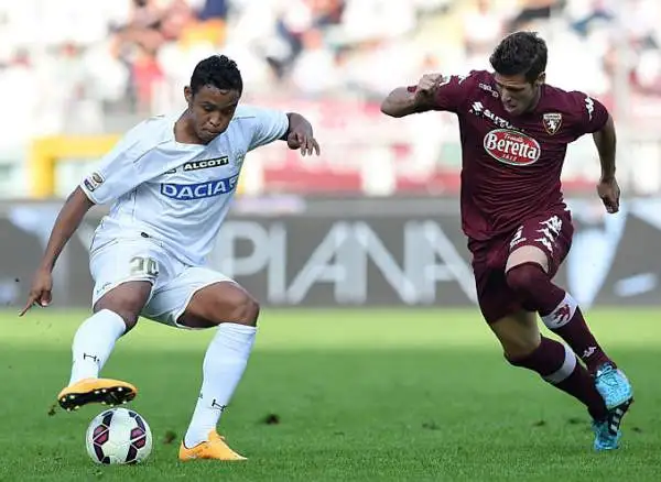 Dopo un primo tempo noioso, nella ripresa il Toro accelera e passa grazie alla rete dell'ex Quagliarella, colpo di testa su sponda di Amauri.