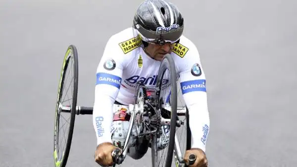 Dopo il ritiro dalle corse automobilistiche ha intrapreso una nuova carriera sportiva nel paraciclismo, dove corre in handbike nella categoria H4.