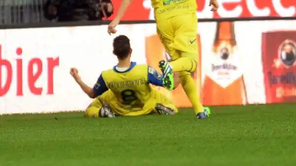 Udinese-Chievo 1-1. Radovanovic 7. Sceglie una perla per tornare al gol in serie A dopo tre anni. E regala ai 'Mussi Volanti' una piccola boccata di ossigeno al Friuli.