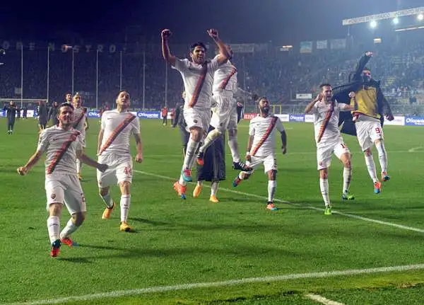 Vittoria 2-1 in rimonta per la Roma a Bergamo. Nel primo anticipo della dodicesima giornata di serie A, Ljajic e Nainggolan ribaltano il gol lampo di Maxi Moralez.