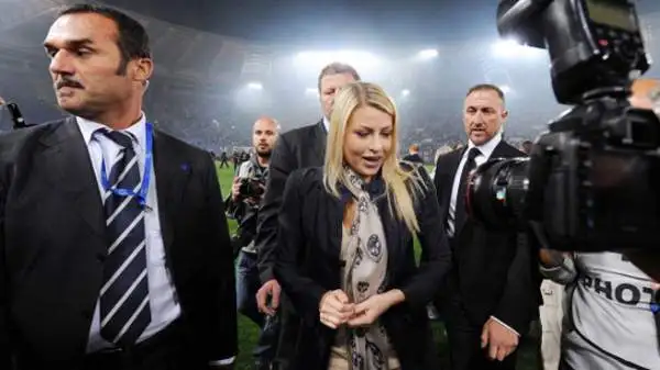 Barbara Berlusconi e Filippo Inzaghi hanno dato mandato ai propri avvocati di adire le vie legali contro tutti gli organi di informazione che riporteranno la notizia di una presunta loro relazione.