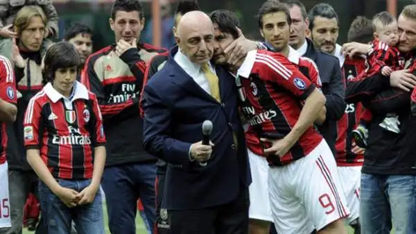 Barbara Berlusconi e Filippo Inzaghi hanno dato mandato ai propri avvocati di adire le vie legali contro tutti gli organi di informazione che riporteranno la notizia di una presunta loro relazione.