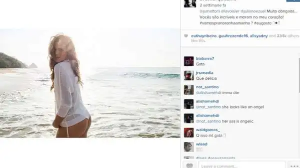 Bruna Marquezine, ex fidanzata di Neymar, è stata incoronata dai lettori della rivista brasiliana 'Vip' come la ragazza più sexy del pianeta.