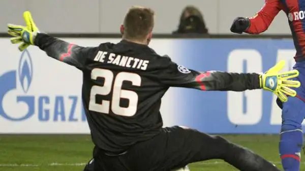 Cska Mosca-Roma 1-1. De Sanctis 5,5. Si oppone con maestria a Doumbia, ma sul gol del pareggio poteva fare meglio.