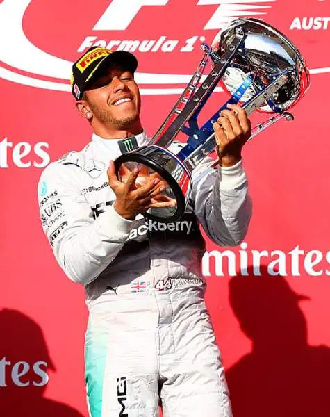 Nel GP di Austin, la lotta tra le Mercedes premia l'anglo-caraibico, ora a +24 in classifica. Alonso è sesto dopo una gara anonima, addirittura tredicesimo Raikkonen.
