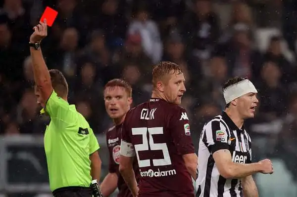 Pirlo! La Juve vince il derby al 93'. I bianconeri superano per 2-1 il Torino.