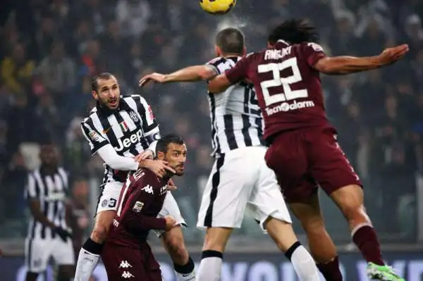 Pirlo! La Juve vince il derby al 93'. I bianconeri superano per 2-1 il Torino.