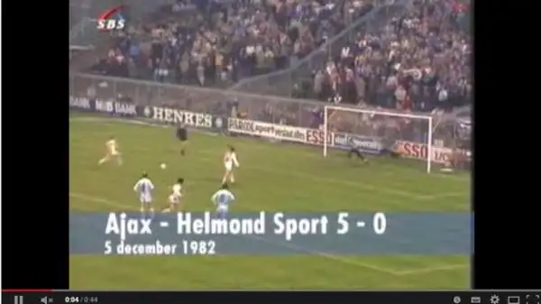 Anche in questo caso il rigorista (Cruijff) toccò alla sinistra per un suo compagno di squadra (Olsen).