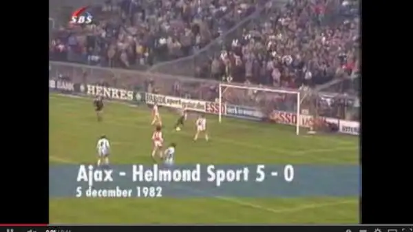 In questo caso, però, Olsen non concluse in porta, ma rimise al centro per il suo capitano (in posizione arretrata rispetto a lui, e quindi non in fuorigioco).