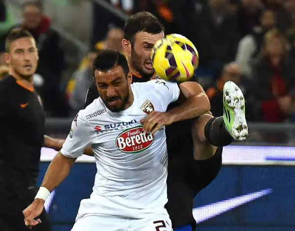 La Roma risponde alla goleada della Juventus al Parma con un secco 3-0 al Torino