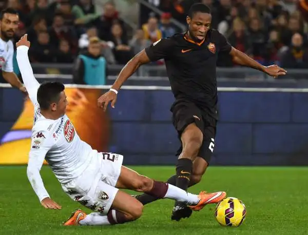 La Roma risponde alla goleada della Juventus al Parma con un secco 3-0 al Torino