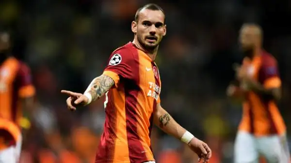 Sneijder. L'olandese spera in un ritorno in Italia: Inter, Juventus e Milan sono state a più riprese accostate all'ex eroe del Triplete nerazzurro.