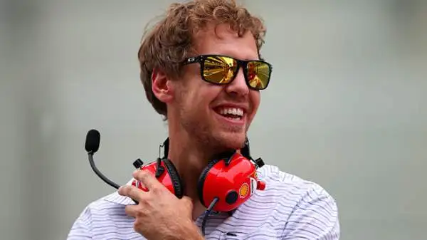 Vettel aveva già visitato il box della Ferrari ad Abu Dhabi, in occasione dei test effettuati poche ore dopo il termine della corsa conclusiva del campionato 2014.