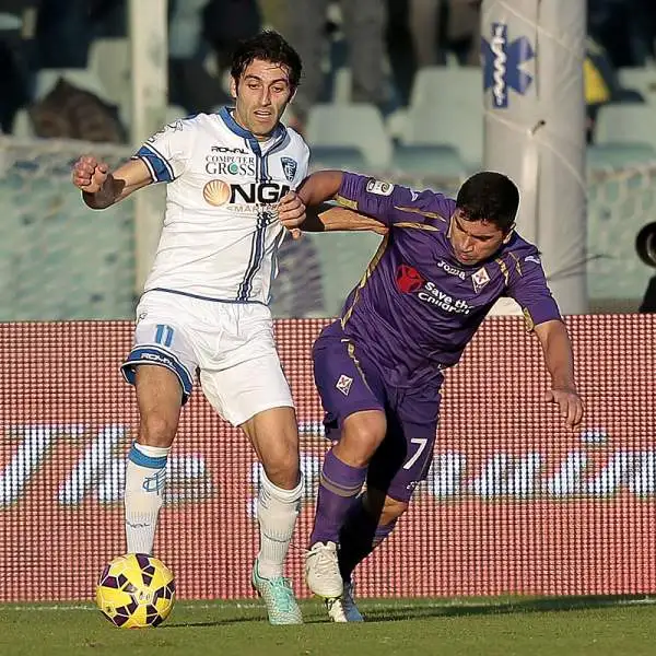Fiorentina bloccata in casa nel derby con l'Empoli: viola avanti con Vargas, ma recuperati nella ripresa da Tonelli. Sciupata una buona occasione per avvicinarsi al terzo posto.
