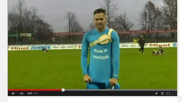 Daniel Engelbrecht, 24enne attaccante dello Stuttgarter Kickers (terza divisione tedesca), è tornato in campo con un defibrillatore cardiaco impiantato sotto la pelle segnando il gol della vittoria.