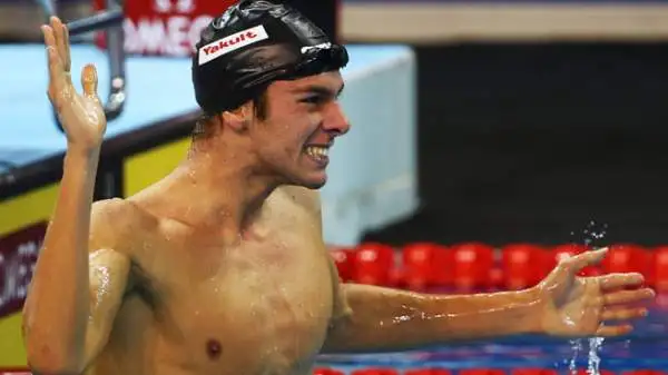 Greg, che stabilisce anche il nuovo record europeo in vasca corta, continua la sua scalata verso l'immortalità: nel suo palmarés figurano già, ad appena 20 anni, 4 ori e un argento europei.