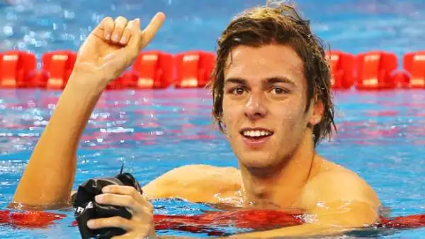 Greg, che stabilisce anche il nuovo record europeo in vasca corta, continua la sua scalata verso l'immortalità: nel suo palmarés figurano già, ad appena 20 anni, 4 ori e un argento europei.