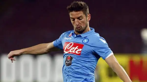 Mertens 4,5. Stavolta sbaglia completamente partita. Non solo non dà velocità agli azzurri, ma perde un'infinità di palloni e anche lui sbaglia il suo rigore.