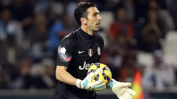 Buffon 7. Decisivo nei tempi regolamentari e in quelli supplementari, prende gol su colpe non sue e para anche tre rigori. Impossibile chiedergli di più.