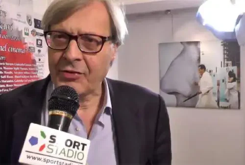 Vittorio Sgarbi ricoverato, sarebbe in terapia intensiva