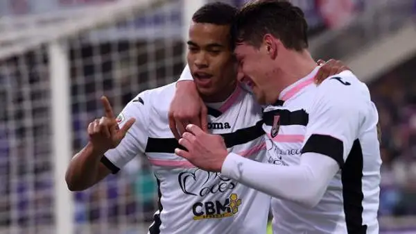 Fiorentina-Palermo 4-3. Quaison 7,5. Entrare in campo e segnare due gol in pochi minuti costituisce un biglietto da visita non da poco. Peccato che al Franchi non porti punti ai rosanero...