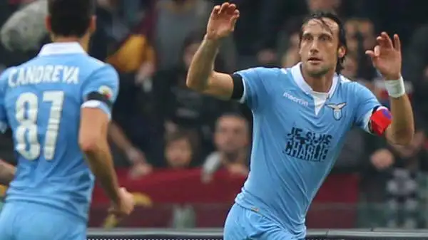 Roma-Lazio 2-2. Mauri 7,5. La risposta biancoceleste a Totti. Altro capitano coraggioso, con un gol e un assist che tramortiscono la 'Magica'. E la Nord ha sognato per oltre un'ora.