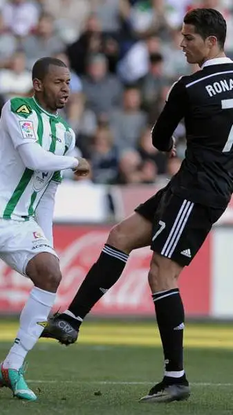 I blancos campioni d'Europa affrontavano in una partita valida per la Liga il Cordoba, e invece dell'attesa goleada hanno sofferto più del previsto per aver ragione dei biancoverdi.