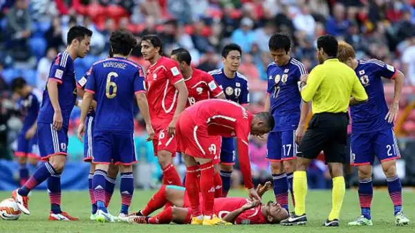 Tutto facile all'esordio in Coppa d'Asia per il Giappone campione in carica: 4-0 alla Palestina nella gara inaugurale del girone D.