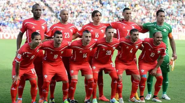 Tutto facile all'esordio in Coppa d'Asia per il Giappone campione in carica: 4-0 alla Palestina nella gara inaugurale del girone D.